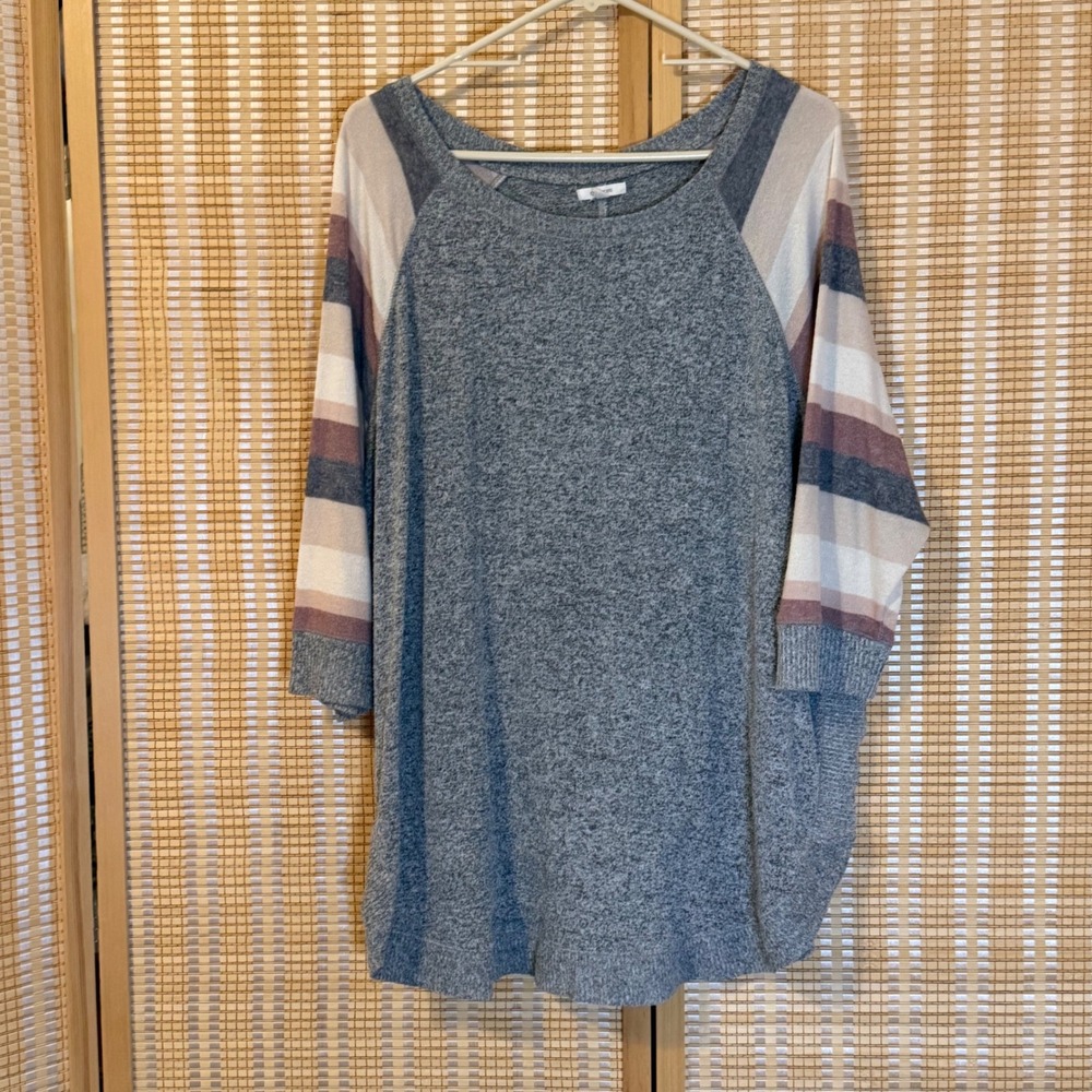 Maurices Womens 1X Heather Grey Striped Raglan Sleeve Knit Top Pullover Sweater